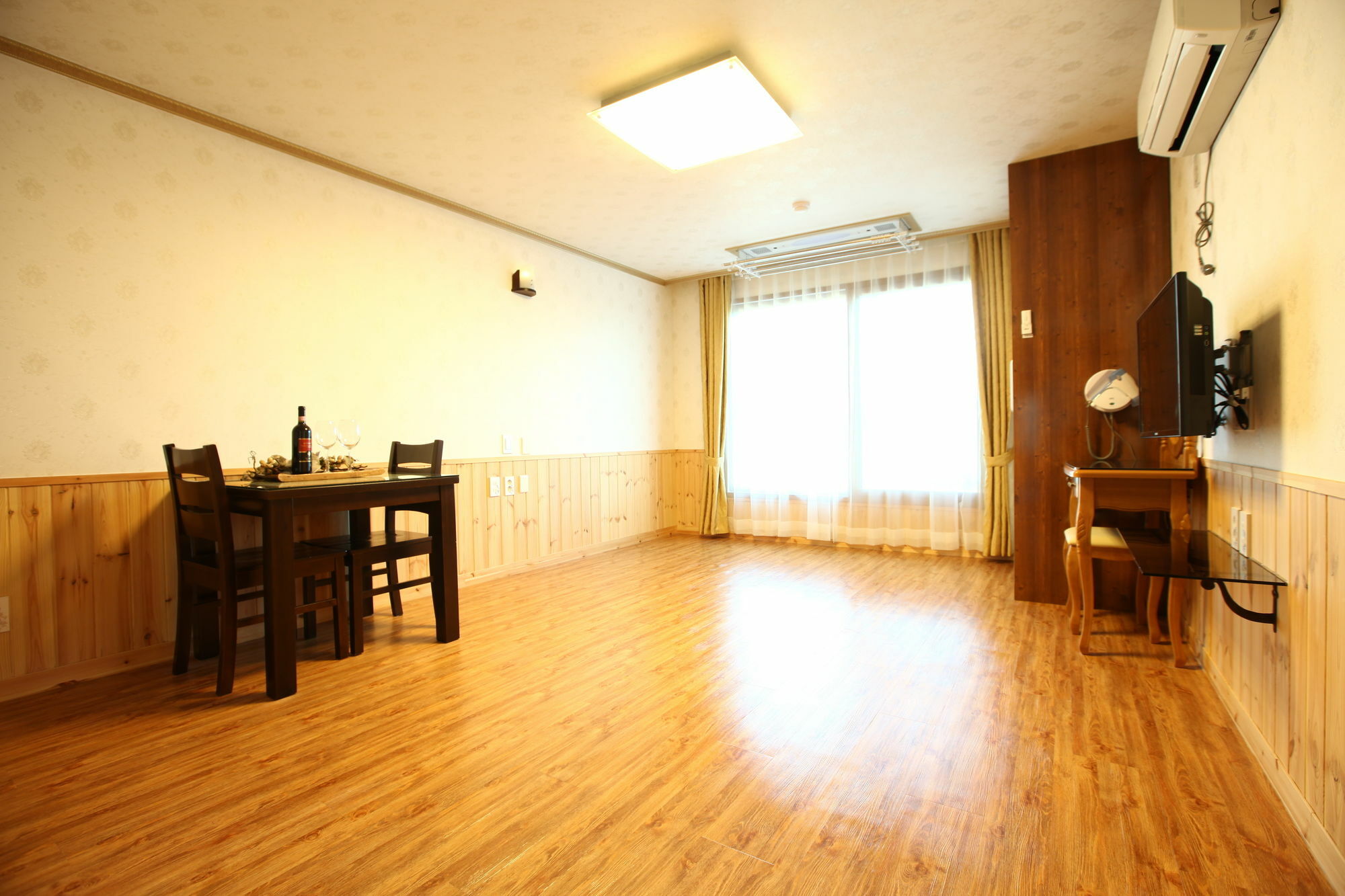君姆海桑帕克特尔度假屋 西归浦市 外观 照片